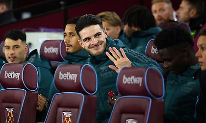 Για πάντα φίλος: Αποθεώθηκε από το κοινό της Γουέστ Χαμ ο... αντίπαλος Ντέκλαν Ράις