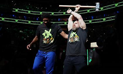 Ο Triple H κάλεσε τον Εμπίντ στη Wrestlemania για να κάνει τον πανηγυρισμό της DX!