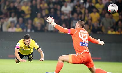 Κορυφαίο γκολ της αγωνιστικής η κεφαλιά του Ορμπελίν Πινέδα στο ντέρμπι ΑΕΚ-ΠΑΟΚ!