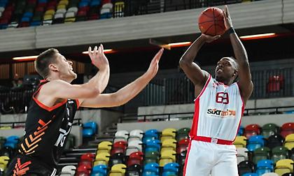 «Πέρασε» από το Λονδίνο κι έμεινε απόλυτη η Χάποελ Τελ Αβίβ