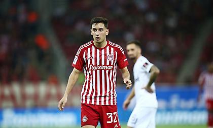 Έσε: «Με έχουν εντυπωσιάσει οι οπαδοί του Ολυμπιακού, κάθε παιχνίδι είναι και πάρτι»