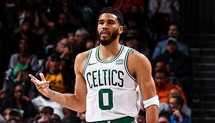 Έγραψε ιστορία ο Τέιτουμ: Έγινε ο νεότερος παίκτης στην ιστορία των Σέλτικς που φτάνει τους 10.000 πόντους