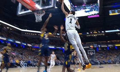 Το poster dunk του Μπράουν στον Γκομπέρ και η τάπα στον Γουεμπανιαμά στο Top 10