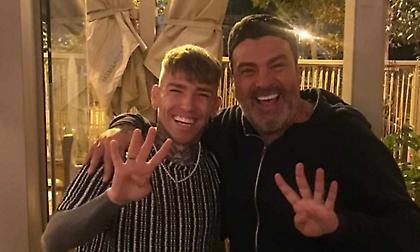 Η χειρονομία του Μπράντον Τόμας με τέσσερα δάχτυλα μετά το 2-4 επί του Ολυμπιακού