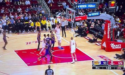 Μόνο αυτός: Έκανε... τραγική βολή, πήρε ριμπάουντ και κάρφωσε ο Μαριάνοβιτς!