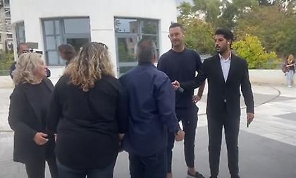 Η οικογένεια της Πισπιρίγκου επιτέθηκε σε δημοσιογράφο: «Είσαι παλιάνθρωπος, έχεις εμμονή»-Δείτε βίντεο