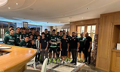 Μοίρασαν αυτόγραφα και χαμόγελα σε μικρά παιδιά οι παίκτες του Παναθηναϊκού Β στα Χανιά!