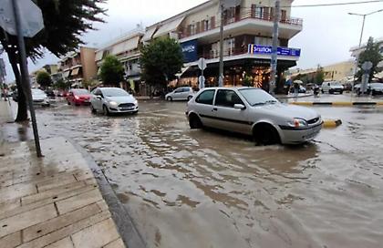 Πλημμύρες και καταστροφές χθες από την κακοκαιρία σε Αργος και Ναύπλιο