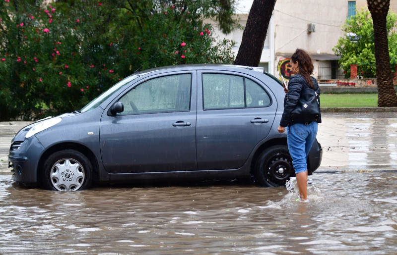 Πλημμύρες και καταστροφές χθες από την κακοκαιρία σε Αργος και Ναύπλιο