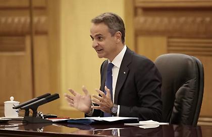 «Έφοδος» Μητσοτάκη σε σούπερ μάρκετ για τα ταμπελάκια της μόνιμης μείωσης τιμής