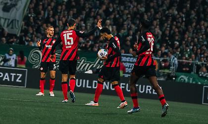 Γύρισε από την κόλαση και τσίμπησε τον βαθμό στη Βρέμη η Άιντραχτ!