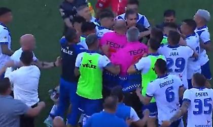 Χάμος στην Αργεντινή: Παίκτες της Βελές επιτέθηκαν στον διαιτητή για μη καταλογισμό πέναλτι!