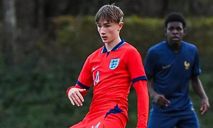 Κάνει δικό της 15χρονο ταλέντο από τη Λιντς με ποσό ρεκόρ η Μάντσεστερ Σίτι