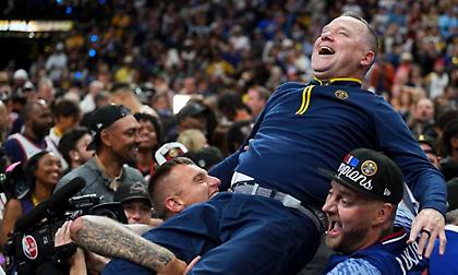 Γίνεται από τους πιο ακριβοπληρωμένους προπονητές στην ιστορία ο Μάικ Μαλόουν!