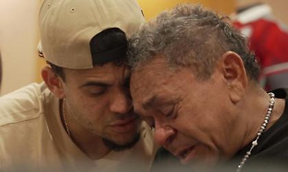 Ραγίζουν καρδιές: Η επανένωση του Λουίς Ντίας με τον πατέρα του μετά την απαγωγή!