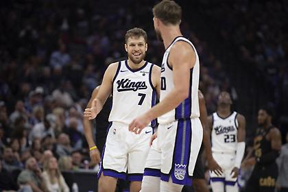 Νίκη με εξαιρετικό Βεζένκοφ για Κινγκς