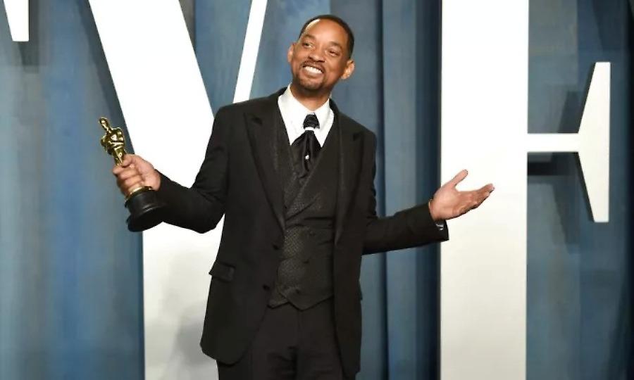 «Έπιασα τον Γουίλ Σμιθ να κάνει σεξ με τον Ντουέιν Μάρτιν», ισχυρίστηκε πρώην βοηθός του