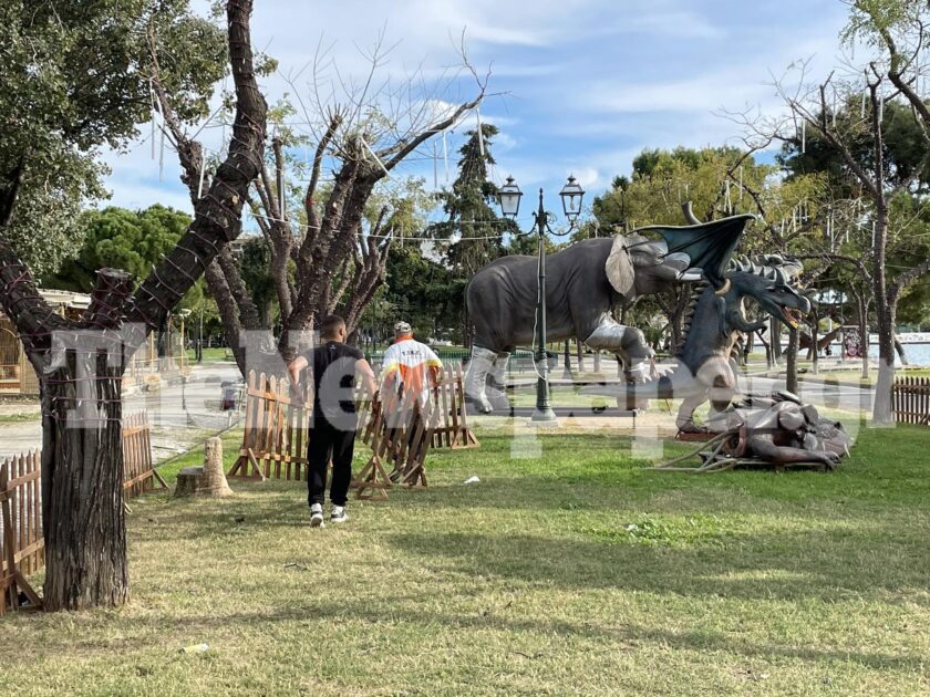 Βόλος: Το πρώτο Instagramable Christmas Park (!) με δράκους και δεινόσαυρους