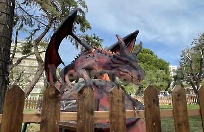 Στήνεται στον Βόλο το πρώτο Instagramable Christmas Park (!) με δράκους και δεινόσαυρους
