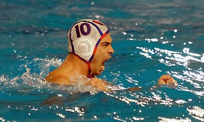 Πανιωνάρα φουλ για πρόκριση, «βούλιαξε» την Ορτίτζια στο κατάμεστο κολυμβητήριο Νέας Σμύρνης!