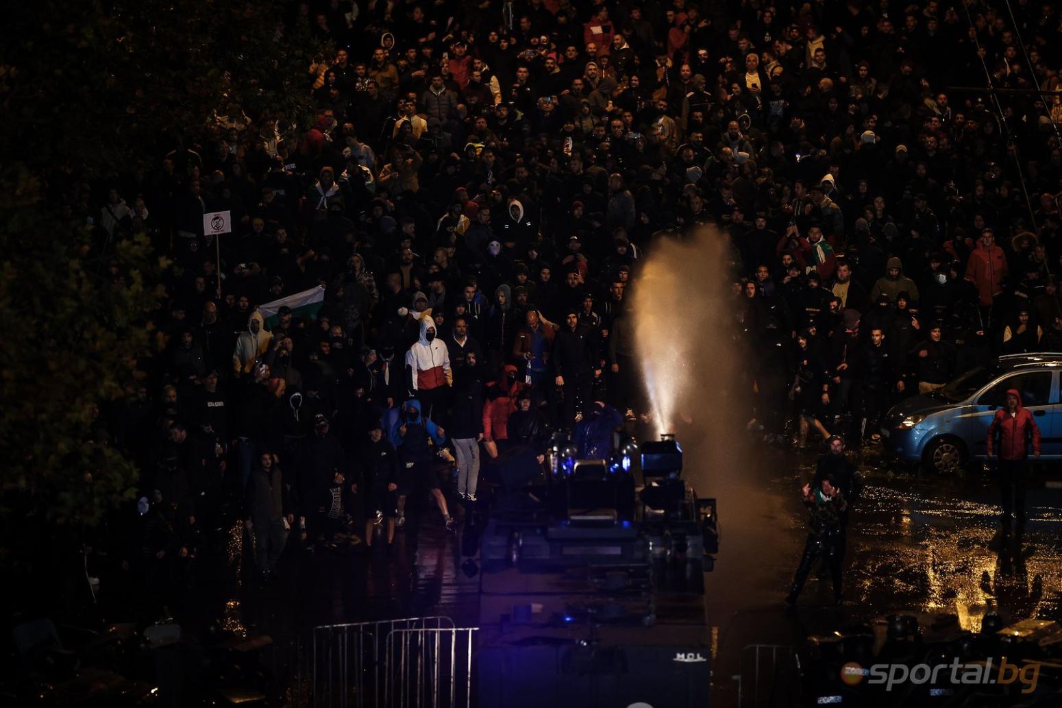 Βουλγαρία: Χάος στη Σόφια, τραυματίες οπαδοί έπειτα από συμπλοκές με αστυνομικούς