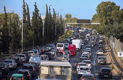 Μποτιλιάρισμα 14 χλμ λόγω τροχαίου στην κάθοδο της Κηφισού - Ακινητοποιημένο λεωφορείο στην Κηφισίας -Πού υπάρχει κίνηση