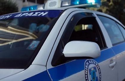 Ζευγάρι απατεώνων έπεισε ηλικιωμένη στη Λαμία να... πετάξει από το μπαλκόνι 8.400 ευρώ!