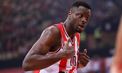 Φαλ: «Πολύ έξυπνος παίκτης ο Πίτερς, μοιάζει με τον Σάσα»