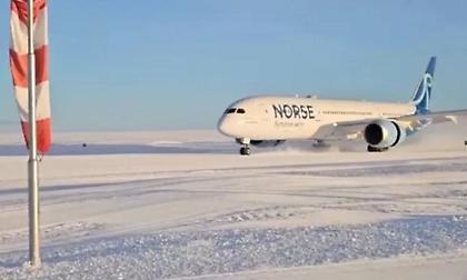 Η εντυπωσιακή προσγείωση ενός Boeing 787 Dreamliner στην παγωμένη Ανταρκτική!