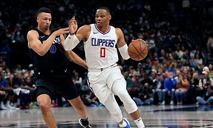 Ηγετικός Γουέστμπρουκ, πρότεινε να ξεκινάει από τον πάγκο ώστε να βοηθήσει τους Κλίπερς!