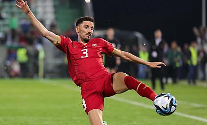 Οι πανηγυρισμοί του Μλαντένοβιτς μαζί με τους Μίτροβιτς-Τάντιτς για την πρόκριση της Σερβίας στο Euro