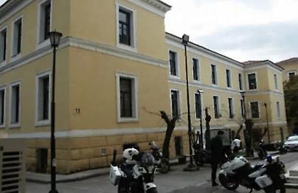Προφυλακιστέοι οι δύο από τους πέντε κατηγορούμενους για το κοκτέιλ ναρκωτικών στη 16χρονη στον Βύρωνα