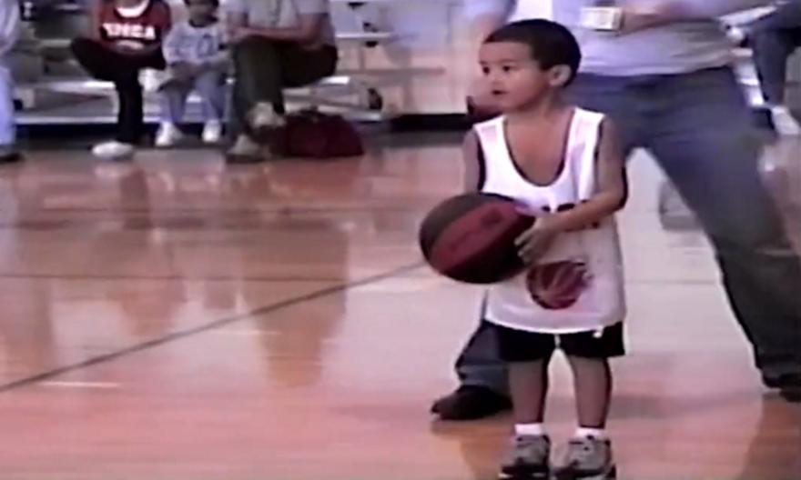 Τρέι Γιανγκ: Βίντεο από τα πρώτα του βήματα στο μπάσκετ σε ηλικία 4 ετών