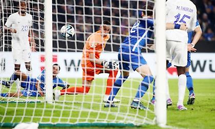 Τα «έχωσαν» σε UEFA Ντεσάν-Γκριζμάν για το goal line technology με Ελλάδα - Αποθέωσε Ιωαννίδη ο Γάλλος φορ