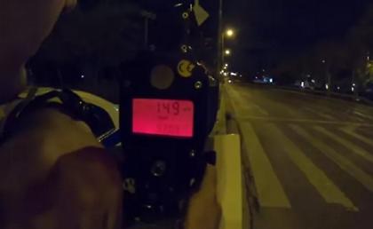 Κόντρες τα ξημερώματα στη Λεωφόρο Ποσειδώνος - Πώς συνελήφθησαν οι δύο οδηγοί