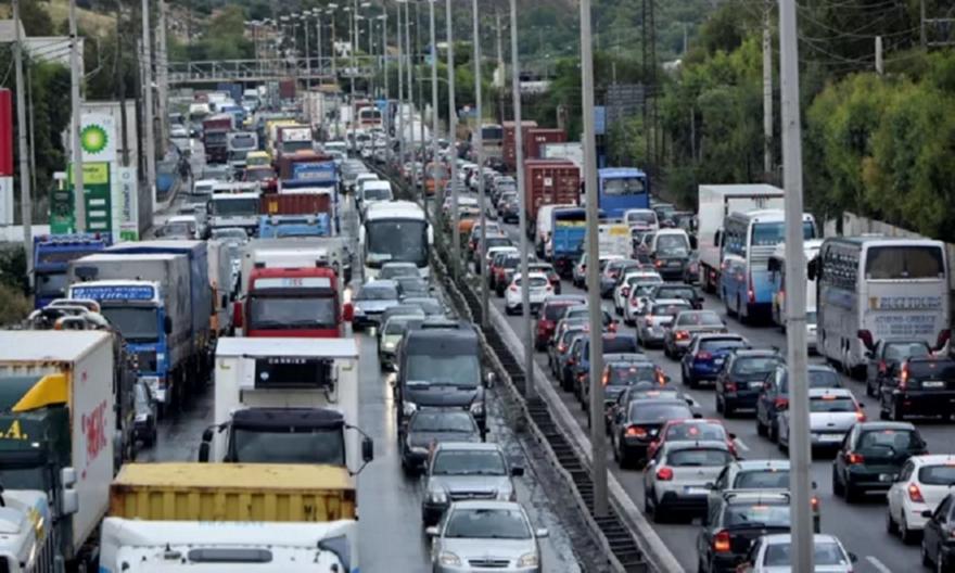 Μποτιλιάρισμα στην παραλιακή λόγω τροχαίου - Πού αλλού υπάρχουν προβλήματα