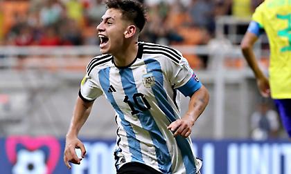 Ο Ετσεβερί ντύθηκε... Μέσι, έγραψε ιστορία και η Αργεντινή έκανε πλάκα με τριάρα στη Βραζιλία!