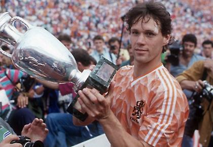 Κουίζ: Μπορείς 10/10 με ποδοσφαιριστές που έγραψαν ιστορία;