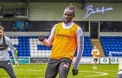 Στην Μάκλφσιλντ της 7ης κατηγορίας ο άλλοτε φορ της Έβερτον, Ουμάρ Νιάς!