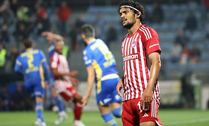 Νοκ άουτ στον Ολυμπιακό ο Σκάρπα