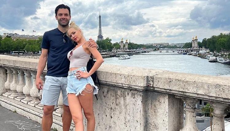 Πήγε στο θέατρο για να δει την αγαπημένη του, Βίκυ Κάβουρα, ο Τζαβέλλας