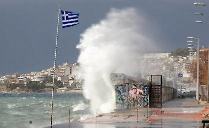 Μήνυμα 112 για επικίνδυνα καιρικά φαινόμενα και στην Αττική - «Θυελλώδεις άνεμοι - Περιορίστε τις μετακινήσεις»