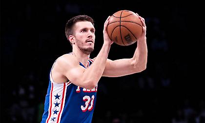 Μένει ελεύθερος από τους Κινγκς ο Πετρούσεφ