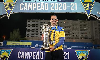 Ρομάνο: «Αναλαμβάνει αθλητικός διευθυντής στον Ολυμπιακό ο Άλβες»