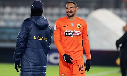 ΑΕΚ: Συμπλήρωσε κάρτες ο Κάλενς - Προληπτική η αλλαγή του λόγω ενοχλήσεων