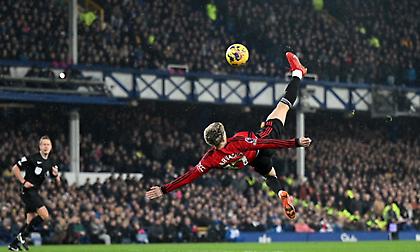 Αφήστε ό,τι κάνετε: O Γκαρνάτσο έβαλε το γκολ της χρονιάς δίνοντας προβάδισμα στη Γιουνάιτεντ κόντρα στην Έβερτον