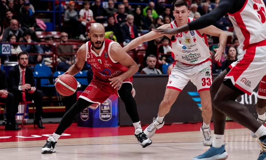 Αρμάνι Μιλάνο-Πιστόια 81-86