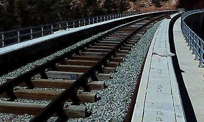 Αμαξοστοιχία που εκτελεί δρομολόγιο Θεσσαλονίκη-Αθήνα ακινητοποιήθηκε μεταξύ Αφιδνών και Αγίου Στέφανου