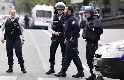 Γαλλία: Ένας άνδρας σκοτώθηκε στο κρεβάτι του από αδέσποτη σφαίρα, θύμα του πολέμου μεταξύ εμπόρων ναρκωτικών
