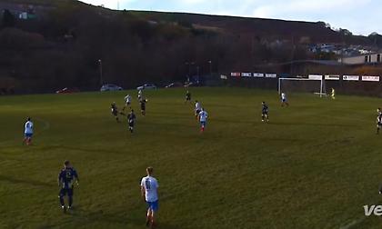 Φοβερό γκολ με βολέ σε ερασιτεχνικό πρωτάθλημα στην Ουαλία